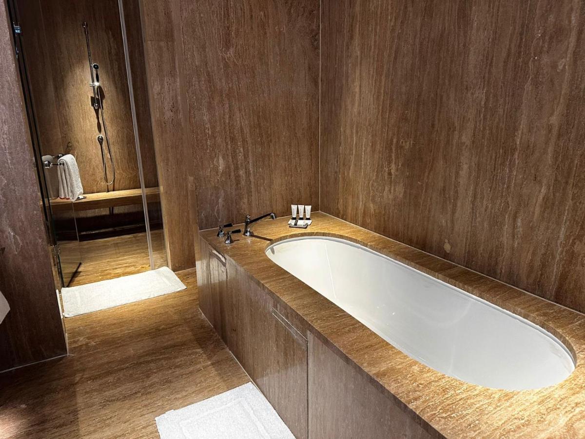 Отель Grand Hyatt Гургаон Экстерьер фото